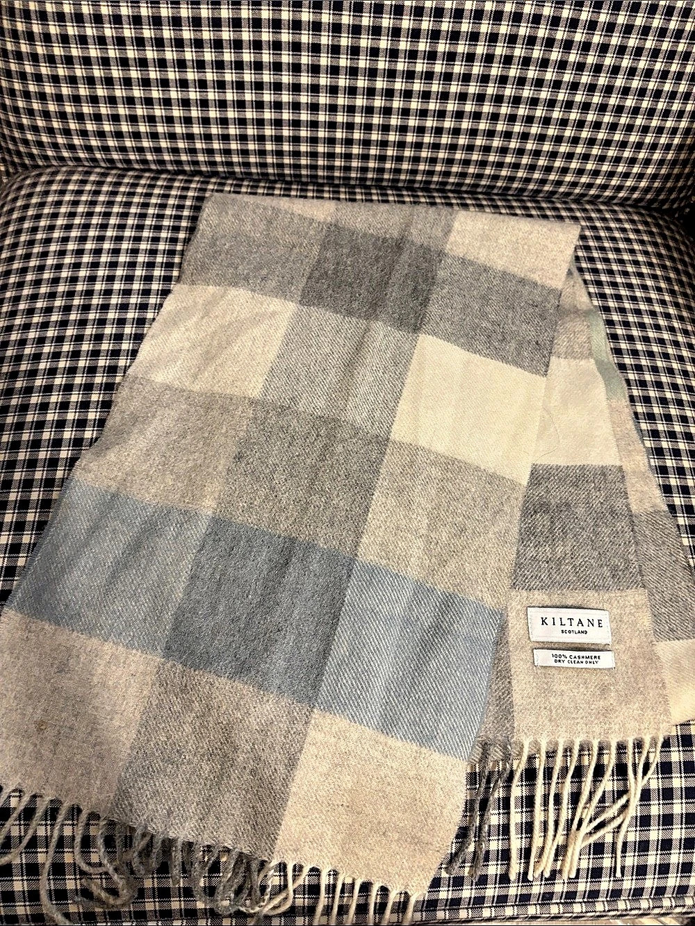KILTANE cashmere Plaid Scarf in Gray & Blue